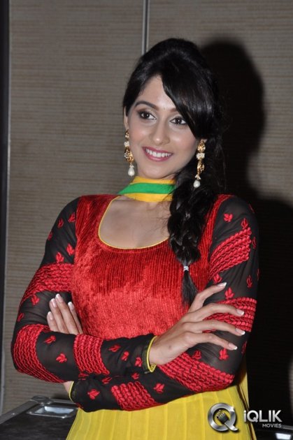 Regina-Cassandra-at-Love-You-Bangaram-Audio-Launch